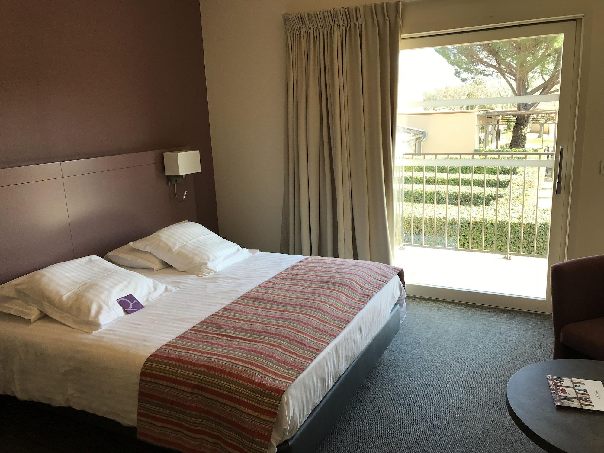 Mercure Aix-En-Provence Sainte-Victoire Chateauneuf-le-Rouge Luaran gambar