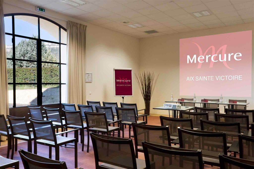 Mercure Aix-En-Provence Sainte-Victoire Chateauneuf-le-Rouge Luaran gambar