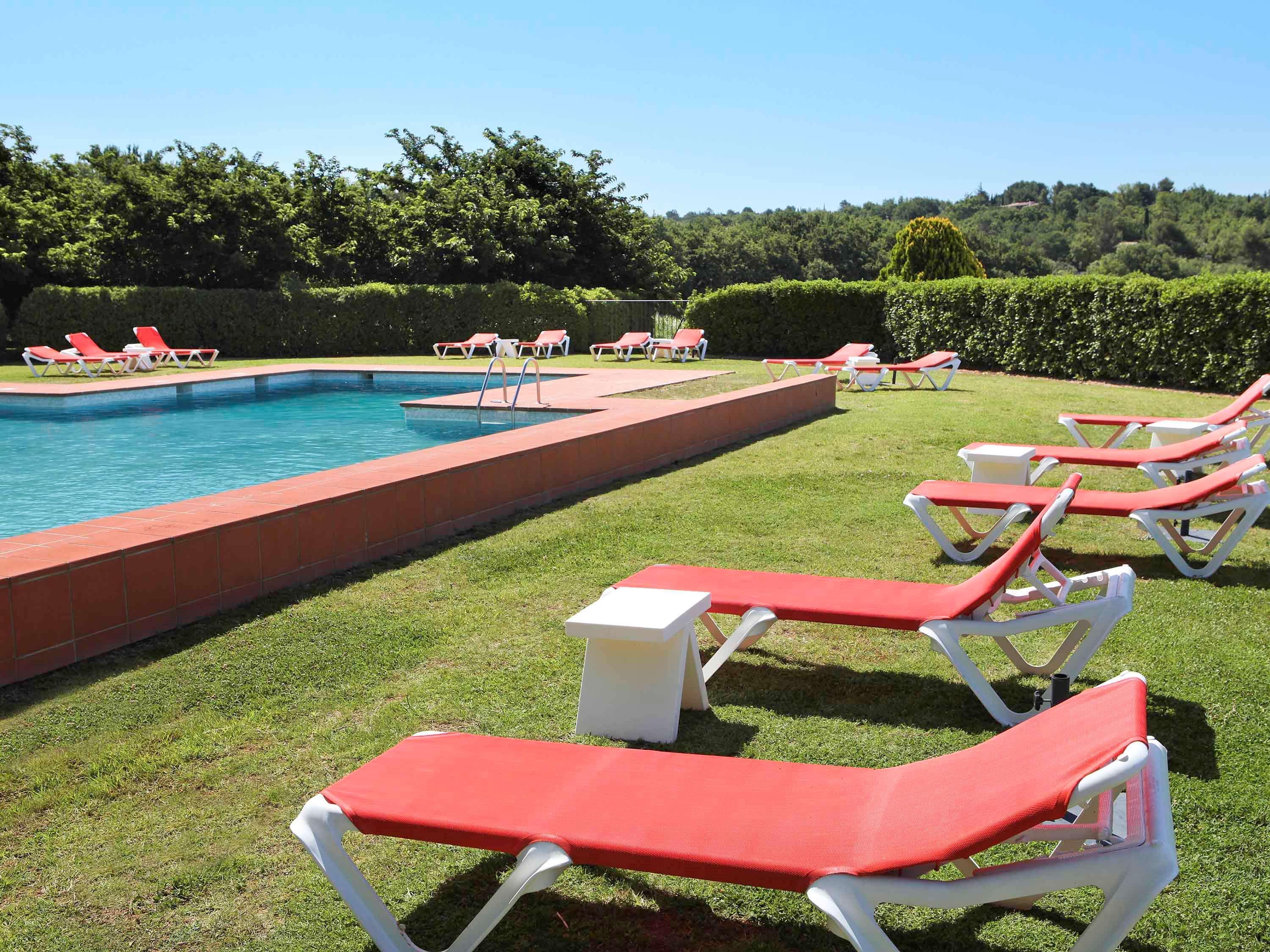 Mercure Aix-En-Provence Sainte-Victoire Chateauneuf-le-Rouge Luaran gambar