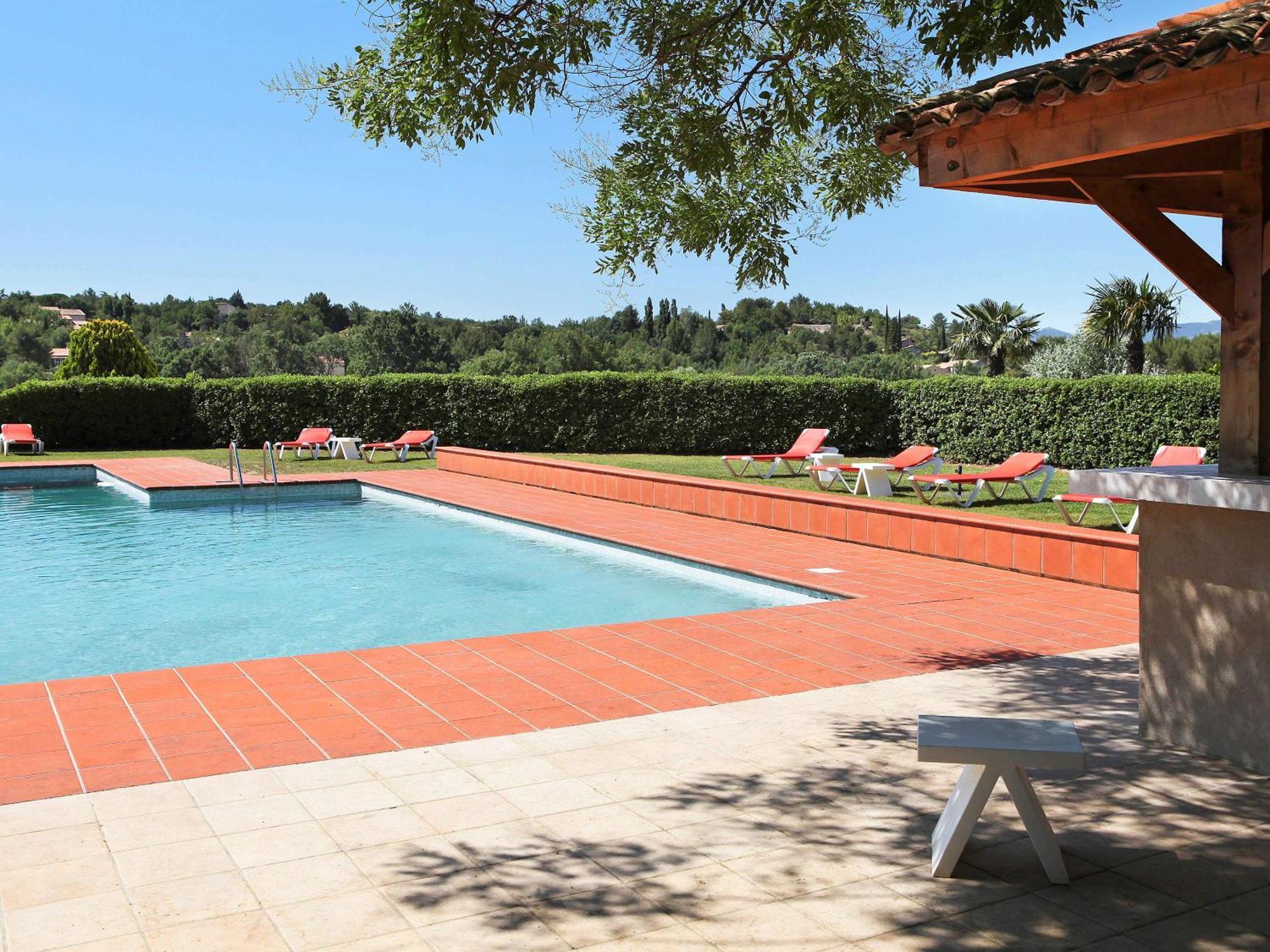 Mercure Aix-En-Provence Sainte-Victoire Chateauneuf-le-Rouge Luaran gambar