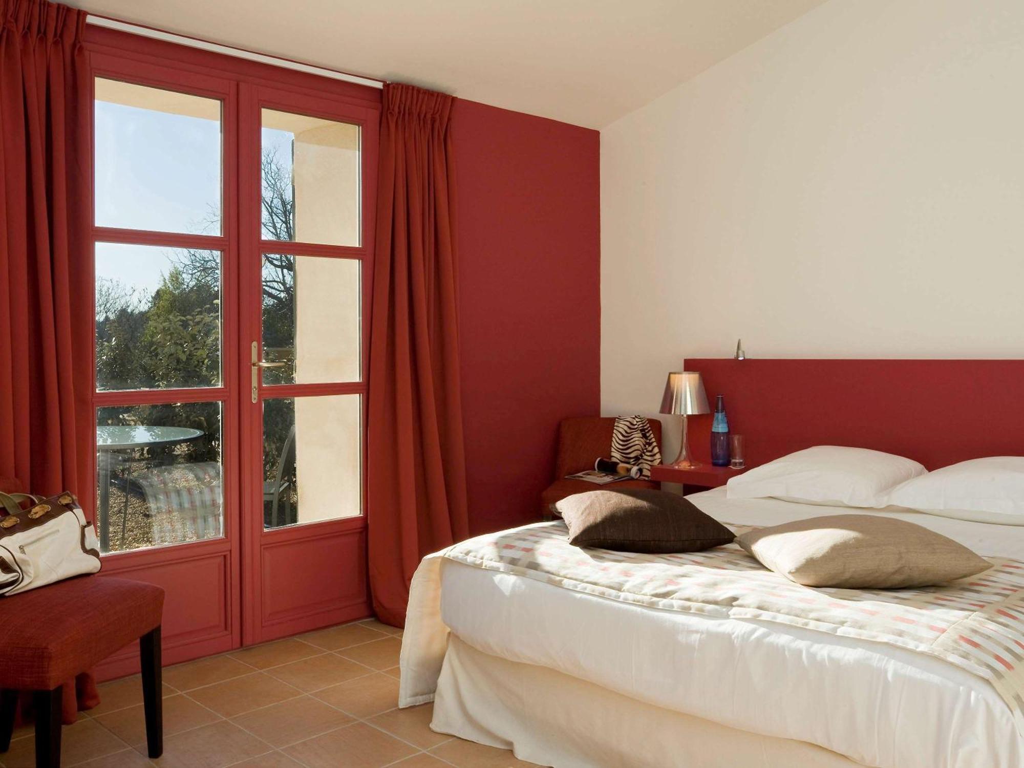 Mercure Aix-En-Provence Sainte-Victoire Chateauneuf-le-Rouge Luaran gambar