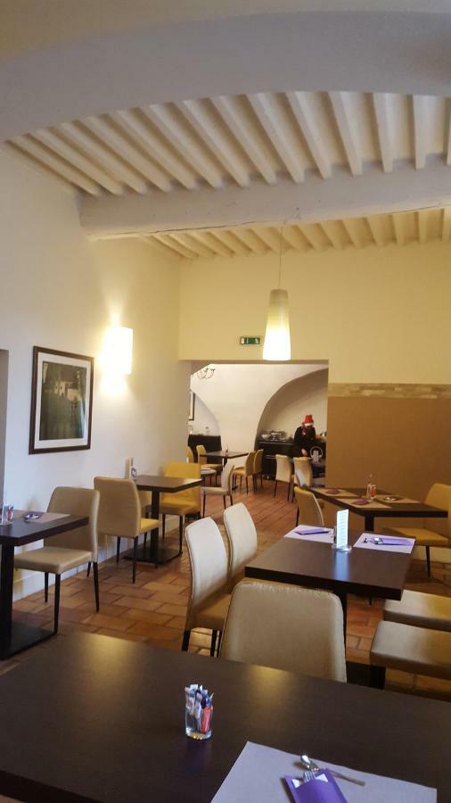 Mercure Aix-En-Provence Sainte-Victoire Chateauneuf-le-Rouge Luaran gambar